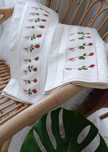 Nakışlı Beyaz Gül Desenli Havlu - Görsel 5