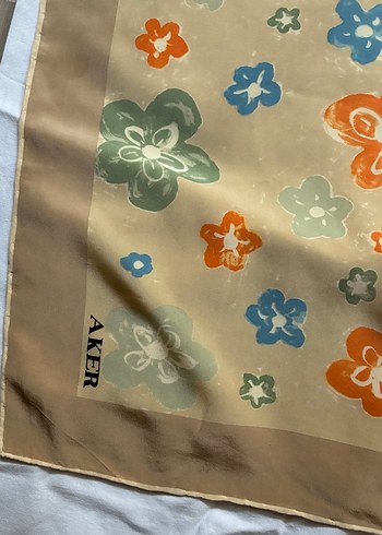 Aker marka  az kullanılmış eşarp - Görsel 7