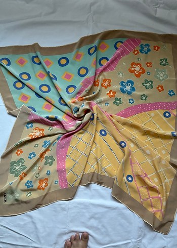 Aker marka  az kullanılmış eşarp - Görsel 9