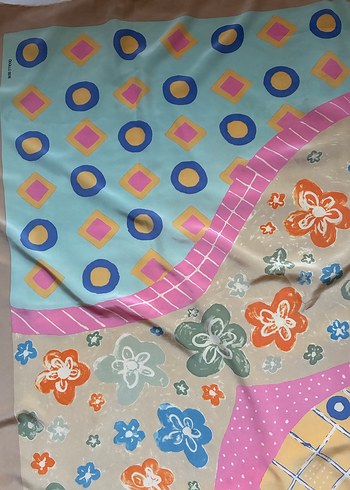 Aker marka  az kullanılmış eşarp - Görsel 5