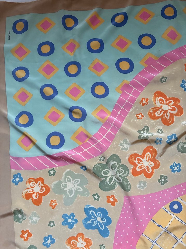 Aker marka  az kullanılmış eşarp - Görsel 5