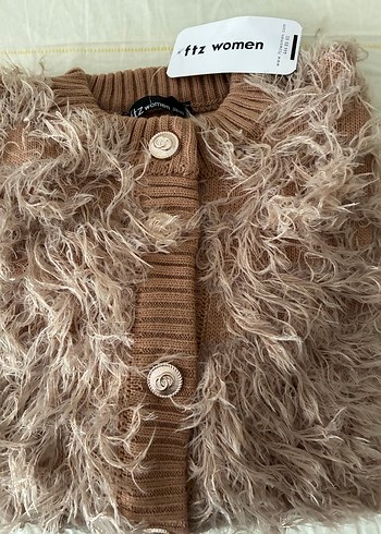 Bisküvi rengi Kısa Kadın püsküllü hırka - Görsel 4