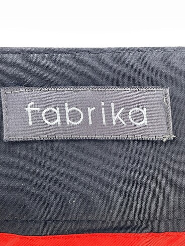 34 Beden siyah Renk Fabrika Kumaş Pantolon %70 İndirimli.