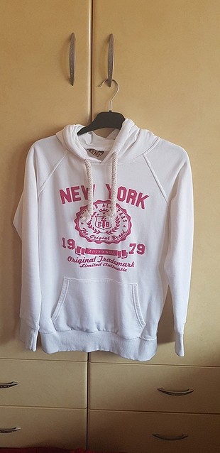 Beyaz sweatshirt