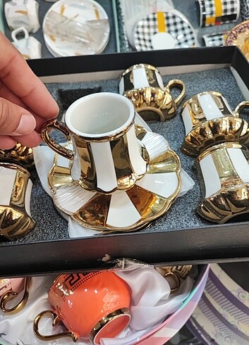 6 lı takım porselen kahve fincanı takımı ????
