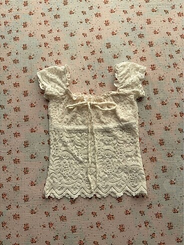 Dantel Desenli Coquette İpli Bluz