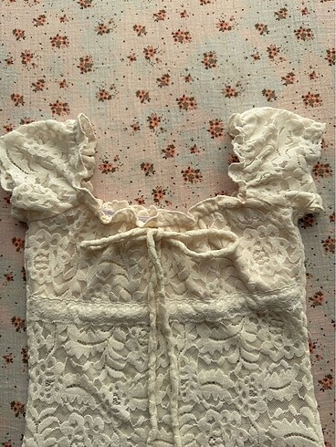 xs Beden Dantel Desenli Coquette İpli Bluz