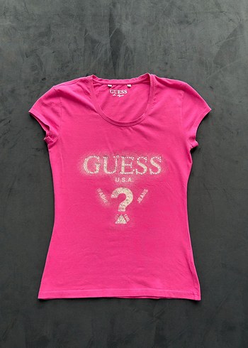 Guess Pembe Taş Detaylı Kadın Tişört