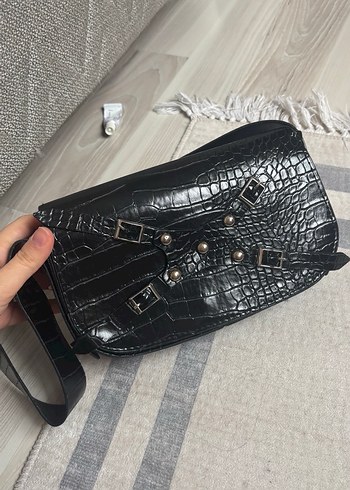 Kemerli Siyah Yılan Derisi Desenli Deri Çanta - Görsel 2