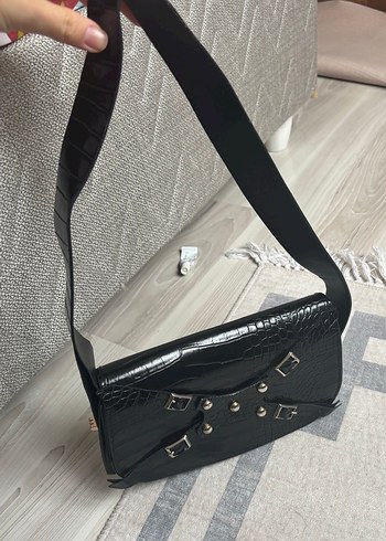 Kemerli Siyah Yılan Derisi Desenli Deri Çanta - Görsel 3