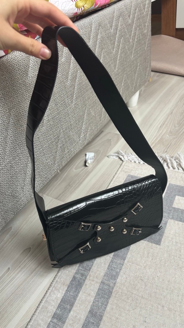 Kemerli Siyah Yılan Derisi Desenli Deri Çanta - Görsel 3