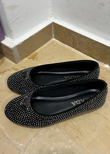 38 Beden Prada Siyah Taşlı Dolgu Topuklu Babet