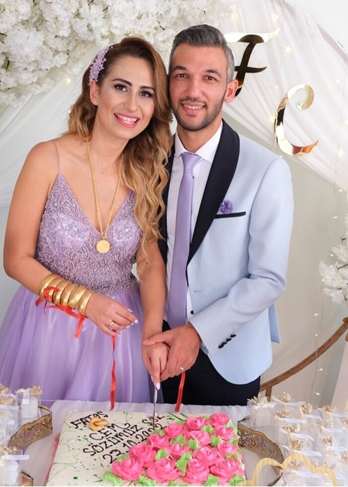 Muhteşem nişan elbisesi - Görsel 4