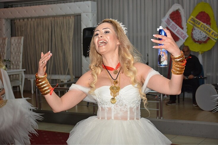 Diğer After party ve çekim elbisesi