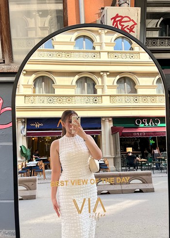 Zara Beyaz. Dokulu Elbise uzun bileğe kadar