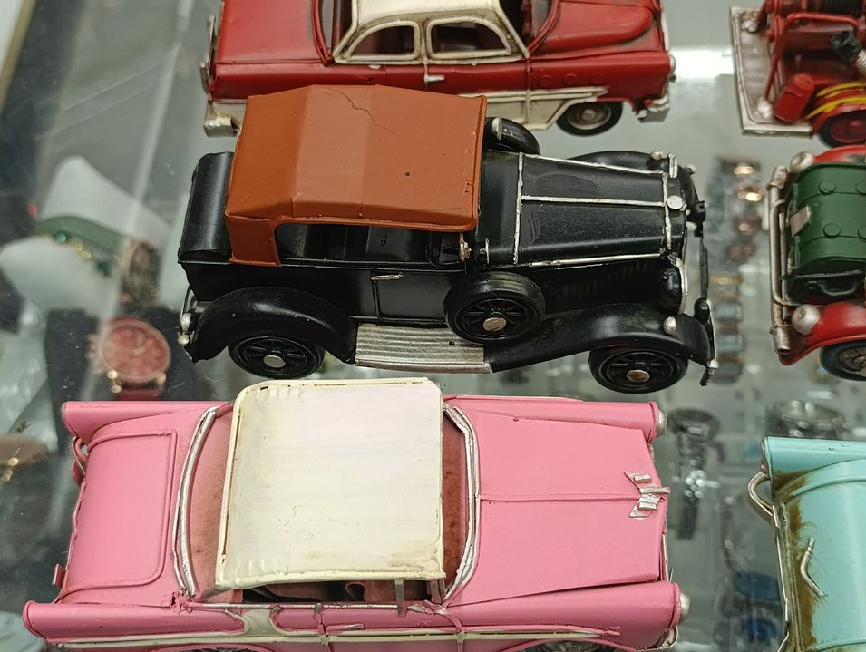 Renkli Retro Oyuncak Arabalar Seti - Görsel 4