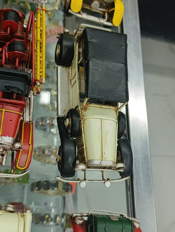 Renkli Retro Oyuncak Arabalar Seti - Görsel 2