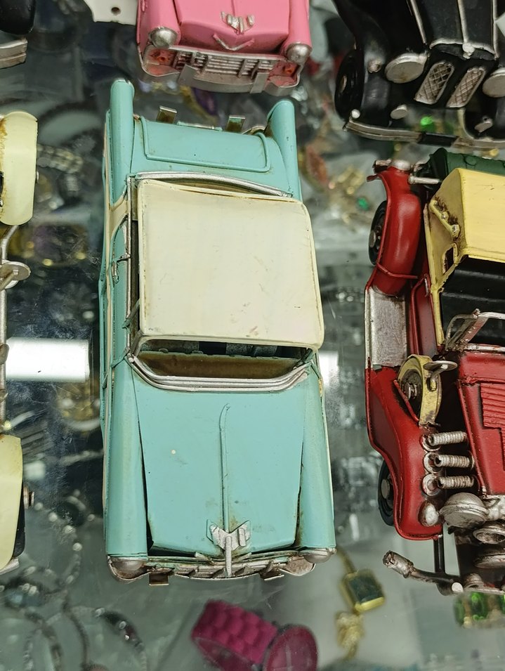 Renkli Retro Oyuncak Arabalar Seti - Görsel 3