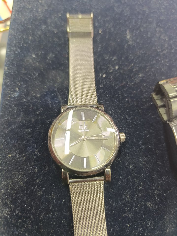 Altın Renk Dijital Kadın Saati - Görsel 2