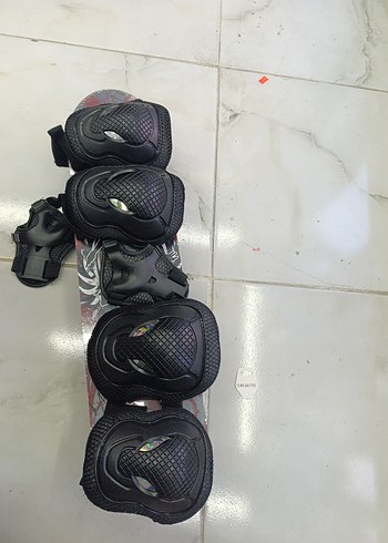 Desenli Gri Kaykay ve Kaykay Çantası - Görsel 3