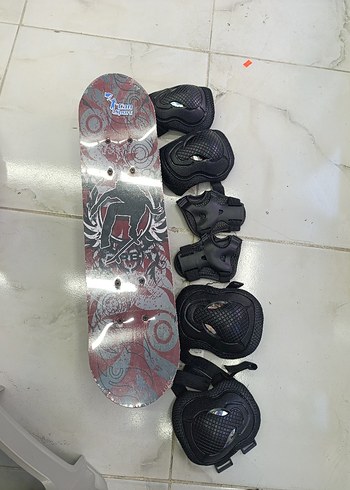 Desenli Gri Kaykay ve Kaykay Çantası - Görsel 4