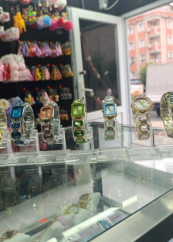 Renkli Kadın Saatleri Payet Detaylı - Görsel 6