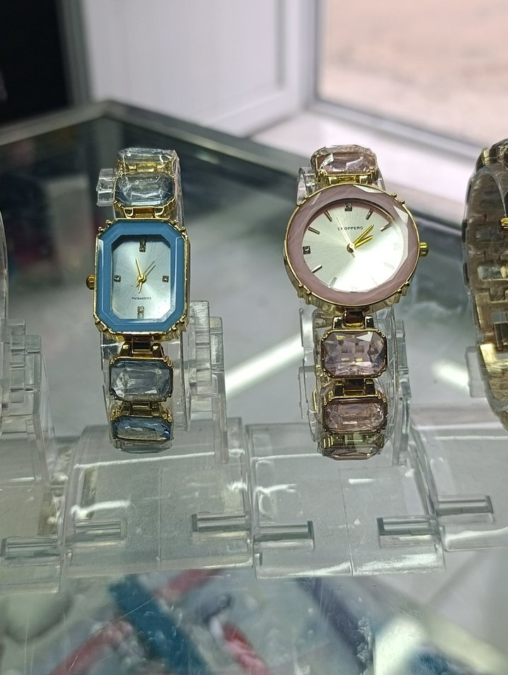 Renkli Kadın Saatleri Payet Detaylı - Görsel 3