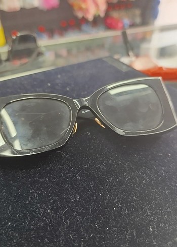 Kemer Detaylı Siyah Kadın Güneş Gözlüğü - Görsel 8