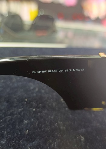 Kemer Detaylı Siyah Kadın Güneş Gözlüğü - Görsel 3