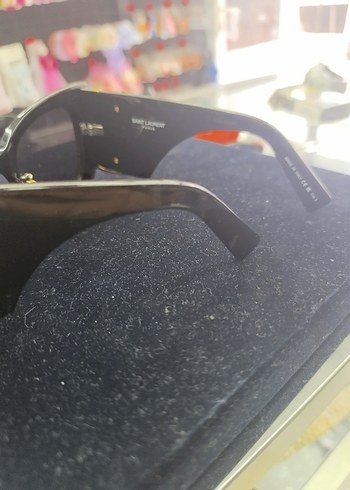 Kemer Detaylı Siyah Kadın Güneş Gözlüğü - Görsel 6