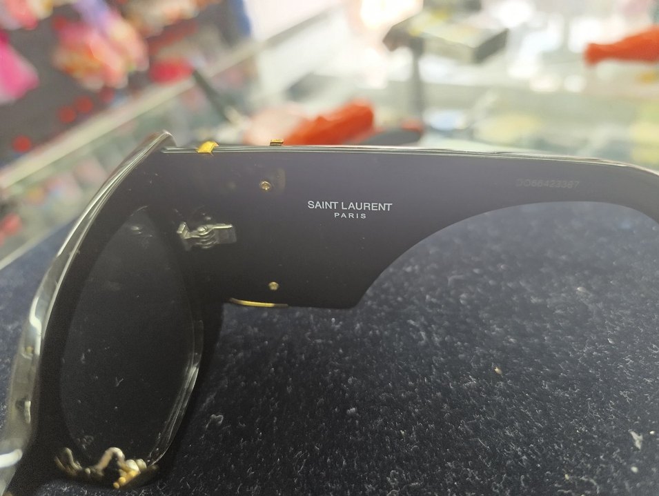 Kemer Detaylı Siyah Kadın Güneş Gözlüğü - Görsel 5