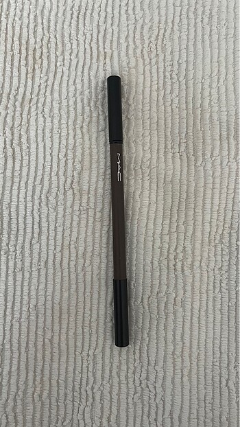 Mac kaş kalemi taupe rengi