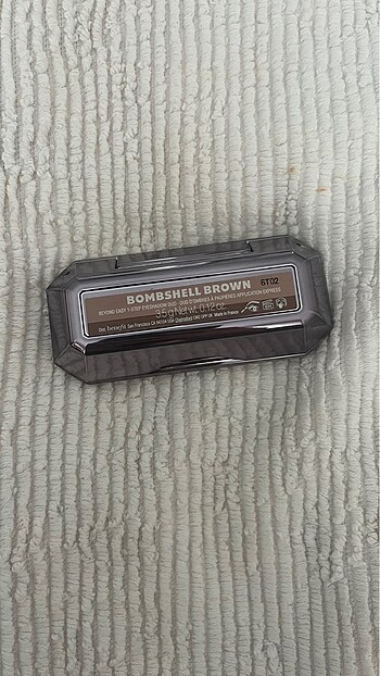  Beden Benefit far Brazen Bronze
