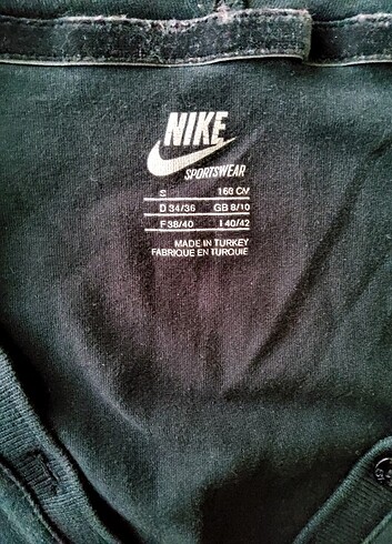Nike Blüzs