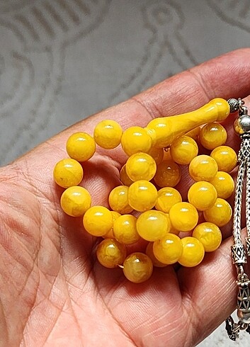  Beden Renk 10,5x10,5 mm ölçülerinde damla kehribar tesbih 