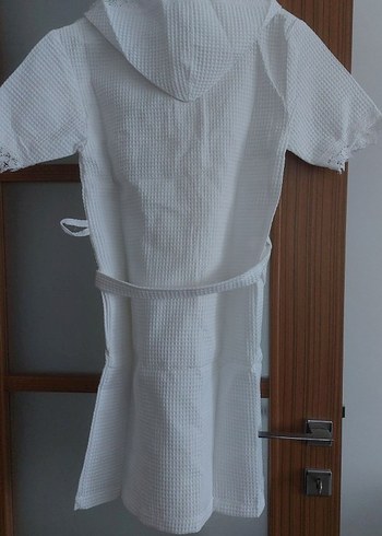 Beyaz sabahlık - Görsel 2