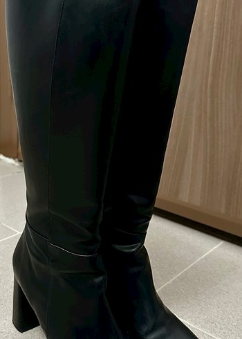 Nine West Marka Siyah Deri Dizüstü Fermuarlı Topuklu Çizme - Görsel 2