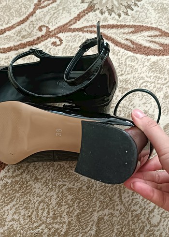Diğer Diger Siyah Rugan Tokalı Topuklu Kadın yakkabı