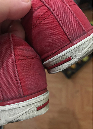 37 Beden kırmızı Renk Nike orjinal bez ayakkabı