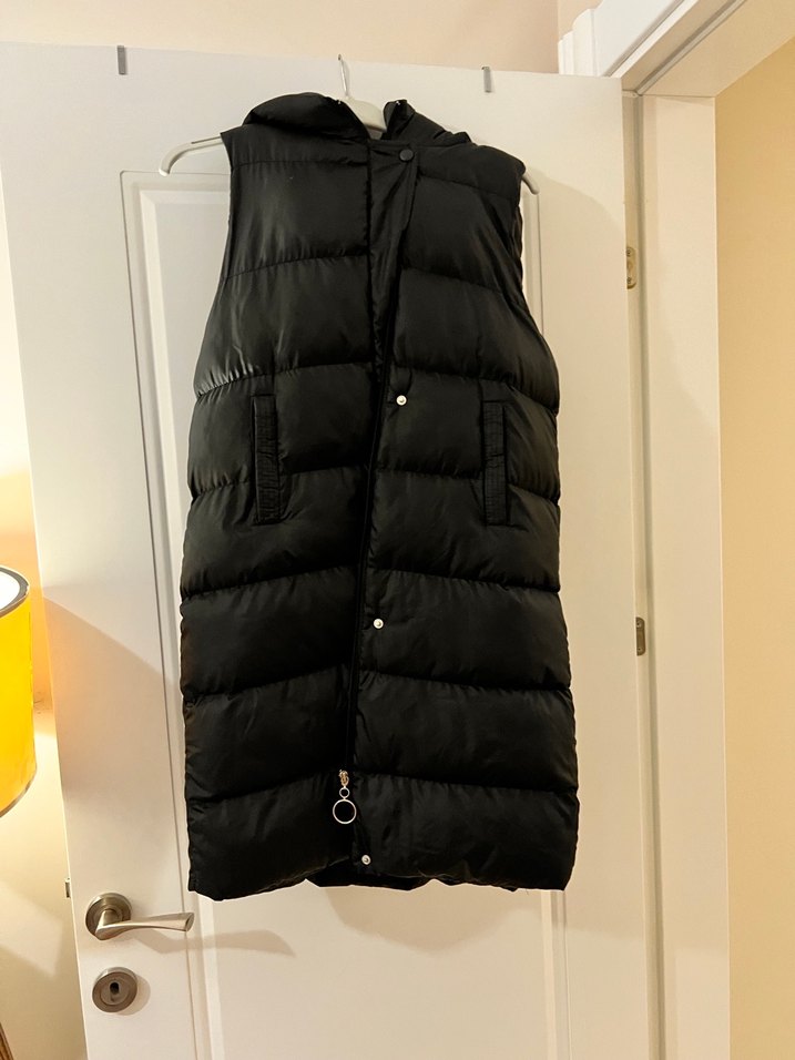 harika yep yeniiii  Kadın Siyah Kapüşonlu Şişme Yelek - Görsel 3