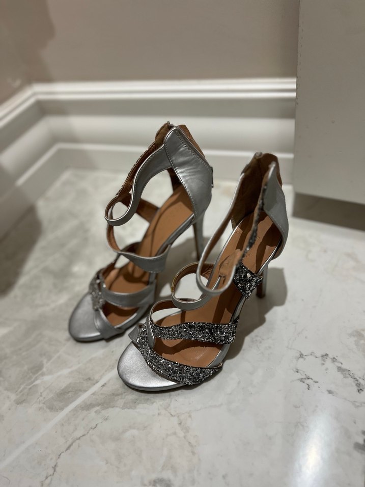 Gri Yılan Desenli Tokalı İnce Topuklu Kadın Ayakkabı - Görsel 2