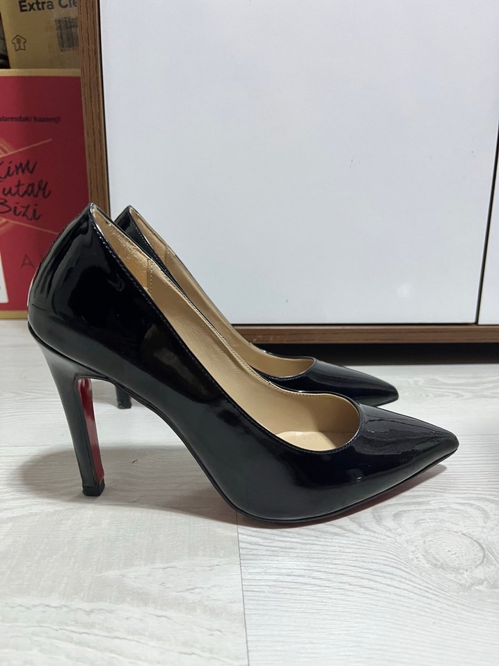 İthal Christian Louboutin Ayakkabı - Görsel 2
