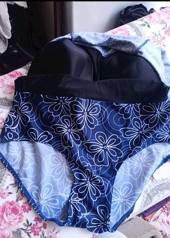 Mavi Çiçek Desenli mayo - Görsel 3