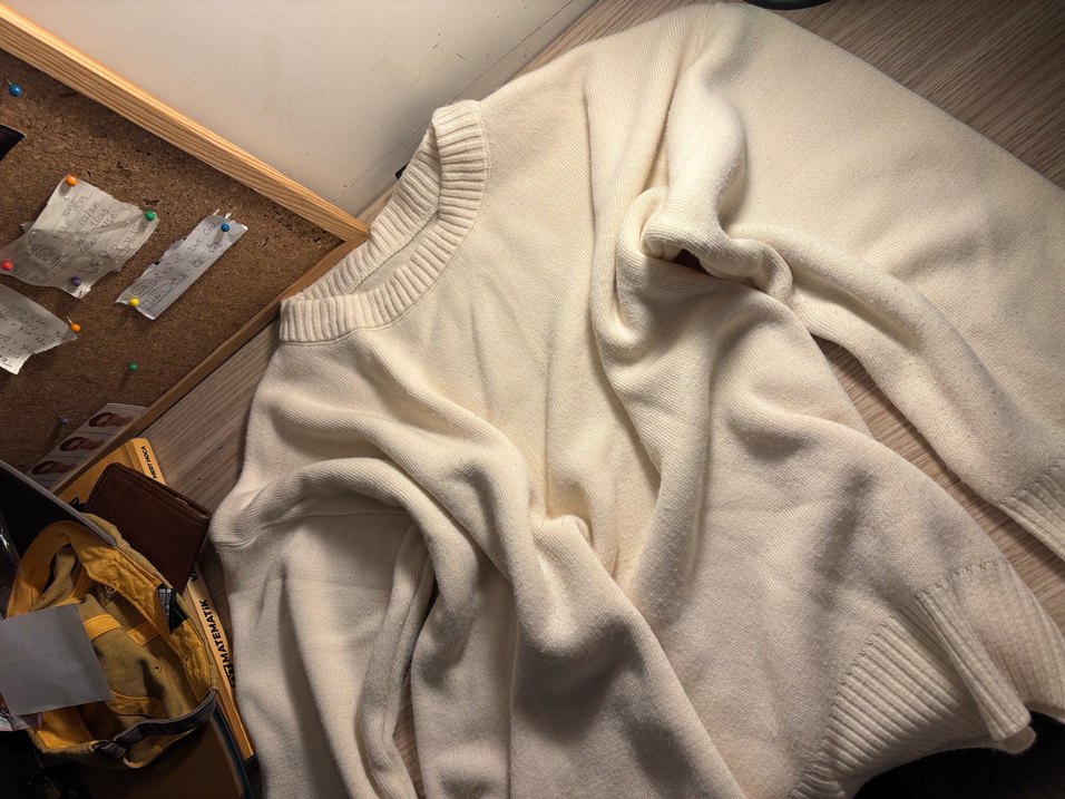 biri mavi biri ekru 2 kazak aynanda - Görsel 2