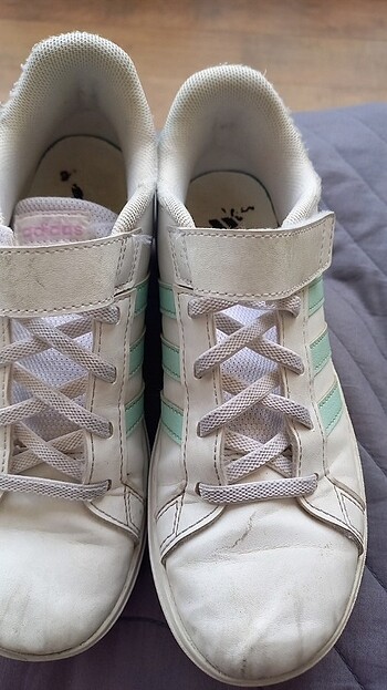 35 Beden adidas 35 numara cırtlı