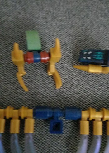 Beden lego Sarı Renkli Parçalı kılinç ..vs Figür