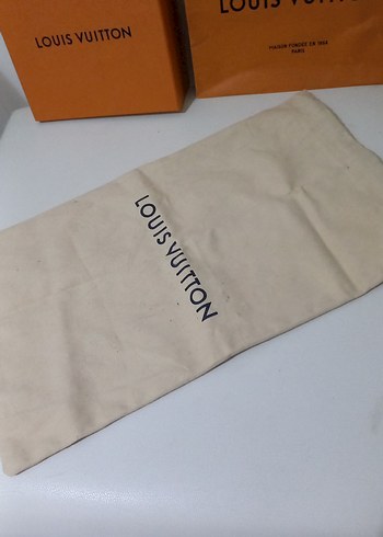 Louis Vuitton Bej Louis Vuitton cekmeceli kutu ..karton poset ve Kılıfı