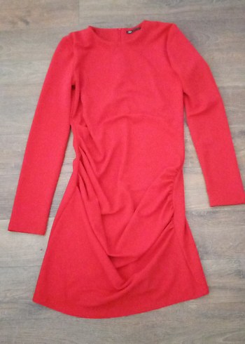 zara Kırmızı Uzun Kollu Drapeli Midi Elbise