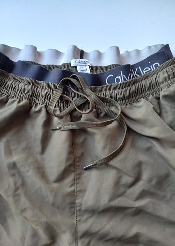 CALVINKLEIN Erkek Haki Kemerli Mini deniz Şort - Görsel 7