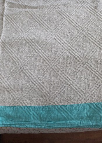 mavi Kenarlı Beyaz Düz Yatak Örtüsü - Görsel 6